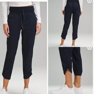 Lululemon Dance Studio Mid-Rise Cropped Pant True Navy  Size 4